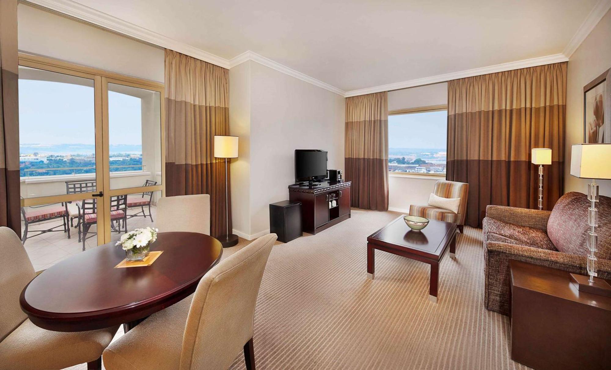 Hilton Sandton Hotel 5*